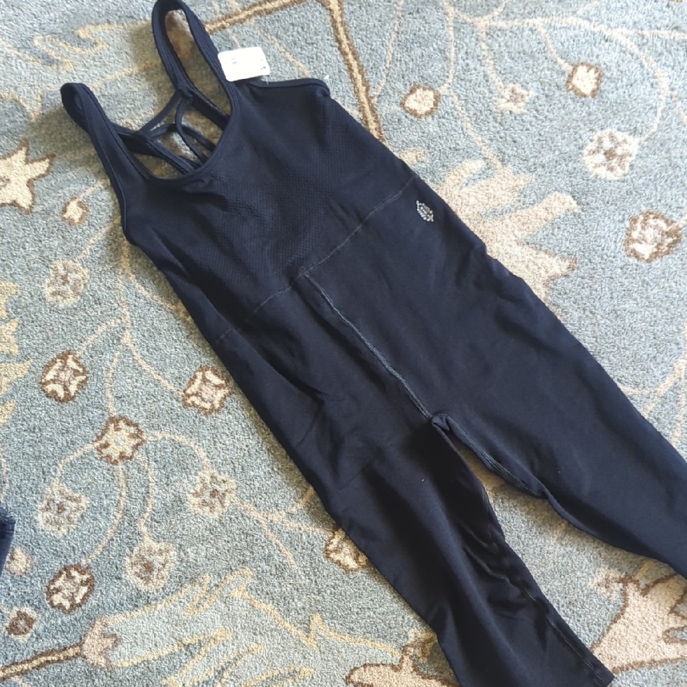 Black Streamlined Sleeveless Jumpsuit